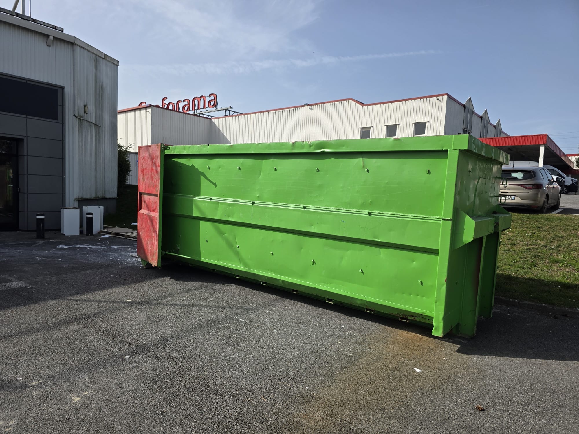 Pour collecter vos d&eacute;chets m&eacute;talliques et autres ferrailles sur un chantier, louez une benne a ferraille avec Speed Benne